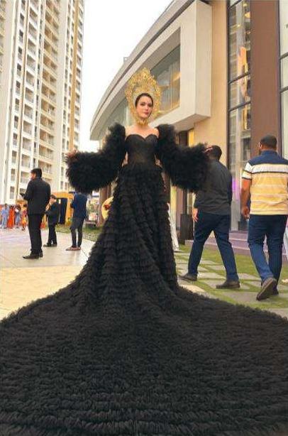 Performer in a black gown